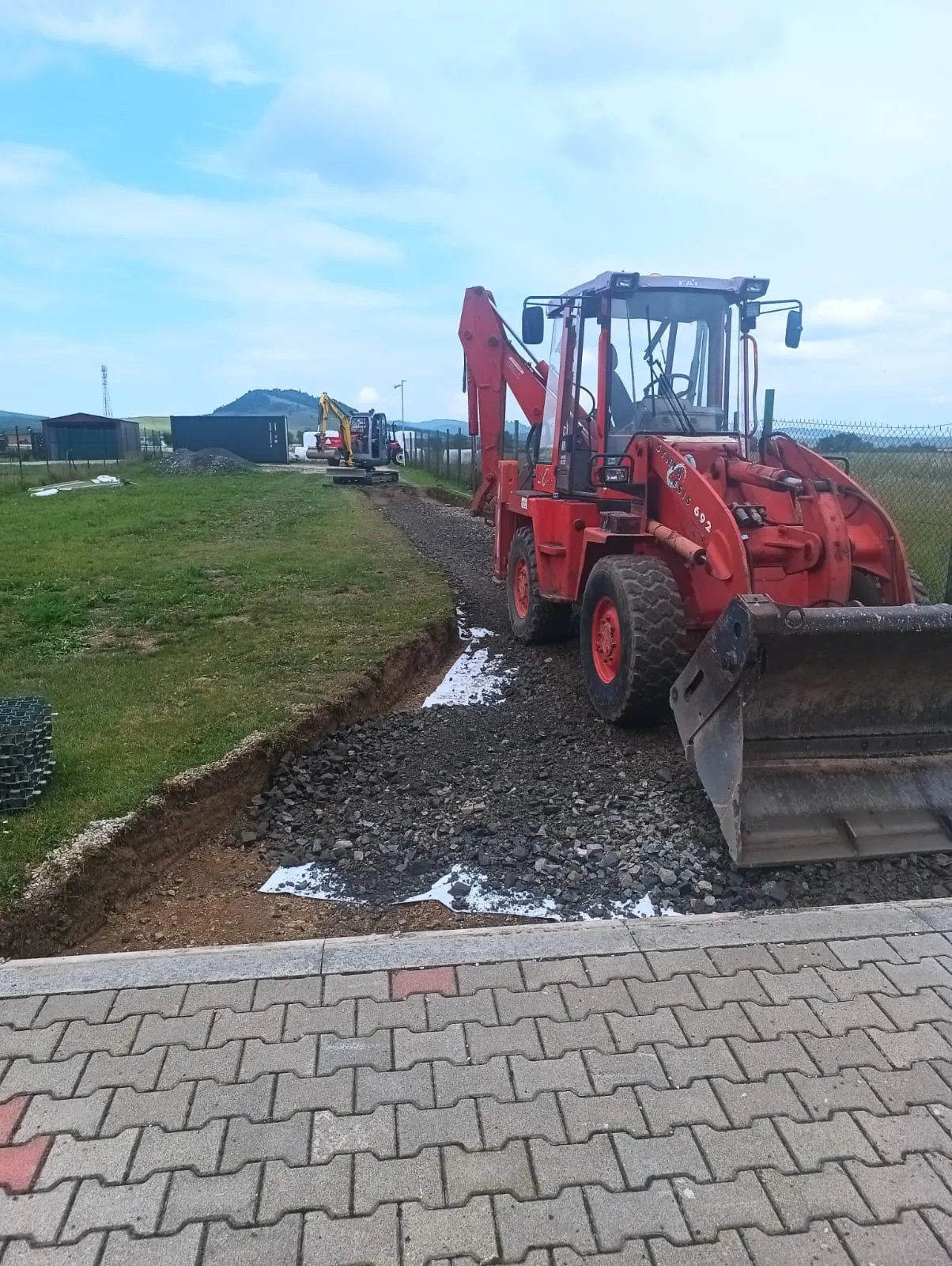 Demolácie a stavba — fotografia 6 z 8 — MENCO s.r.o.