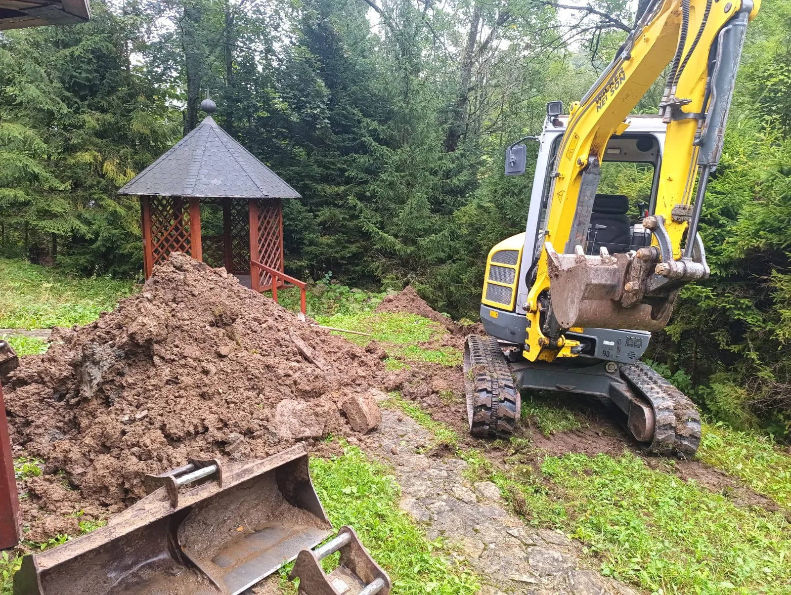 Demolácie a stavba — fotografia 7 z 8 — MENCO s.r.o.