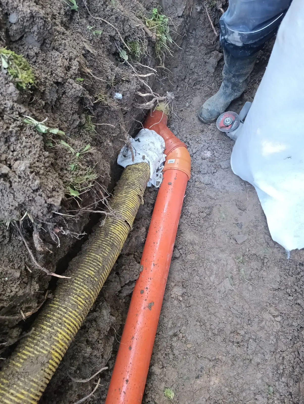 Kanalizácia a potrubie — fotografia 5 z 20 — MENCO s.r.o.