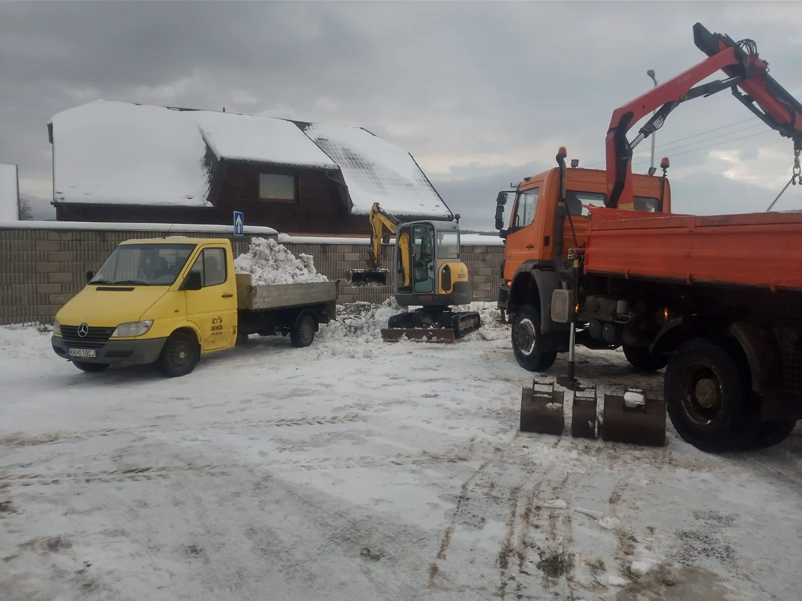 Terén a zemné práce — fotografia 6 z 32 — MENCO s.r.o.