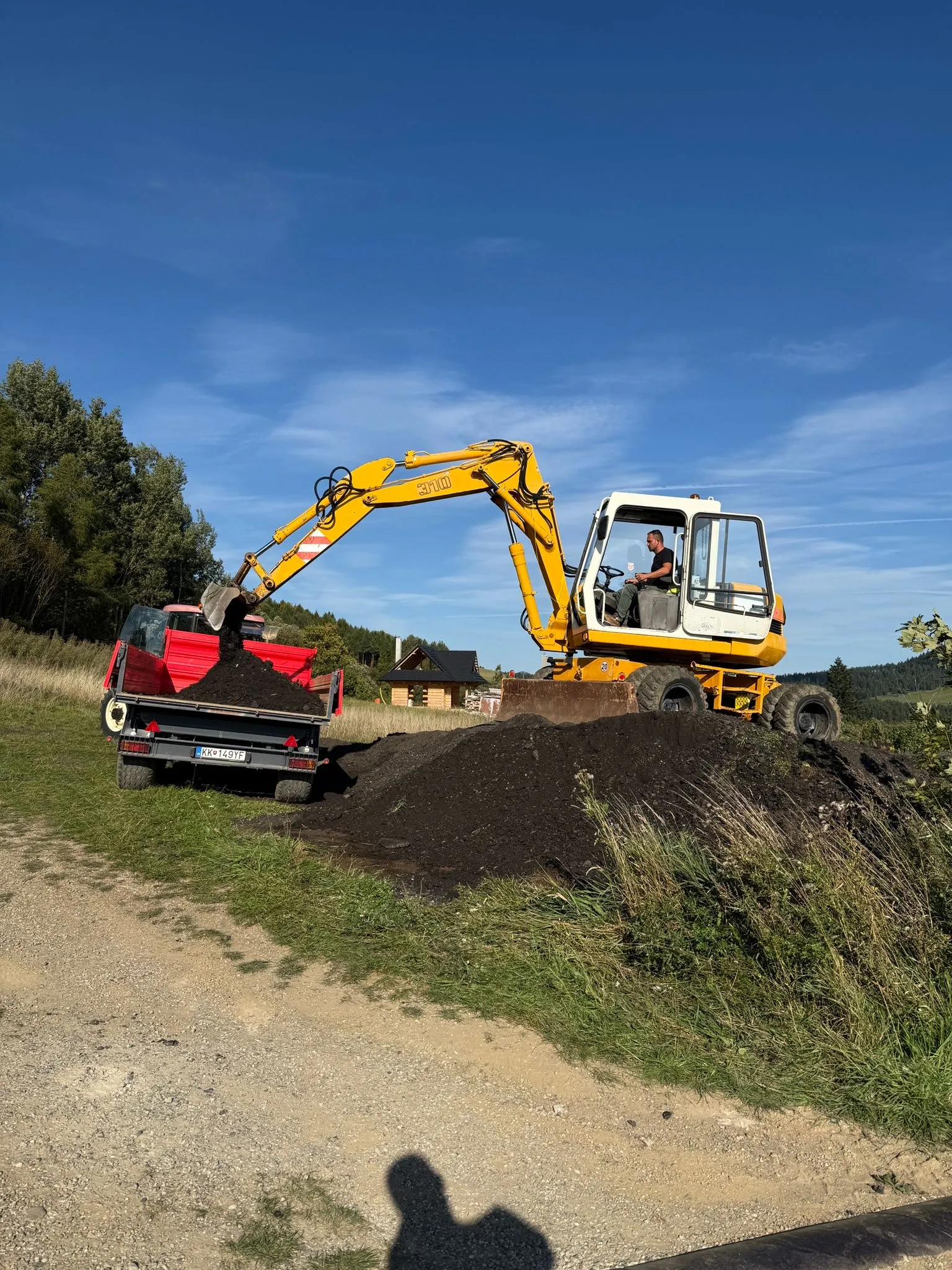 Terén a zemné práce — fotografia 10 z 32 — MENCO s.r.o.