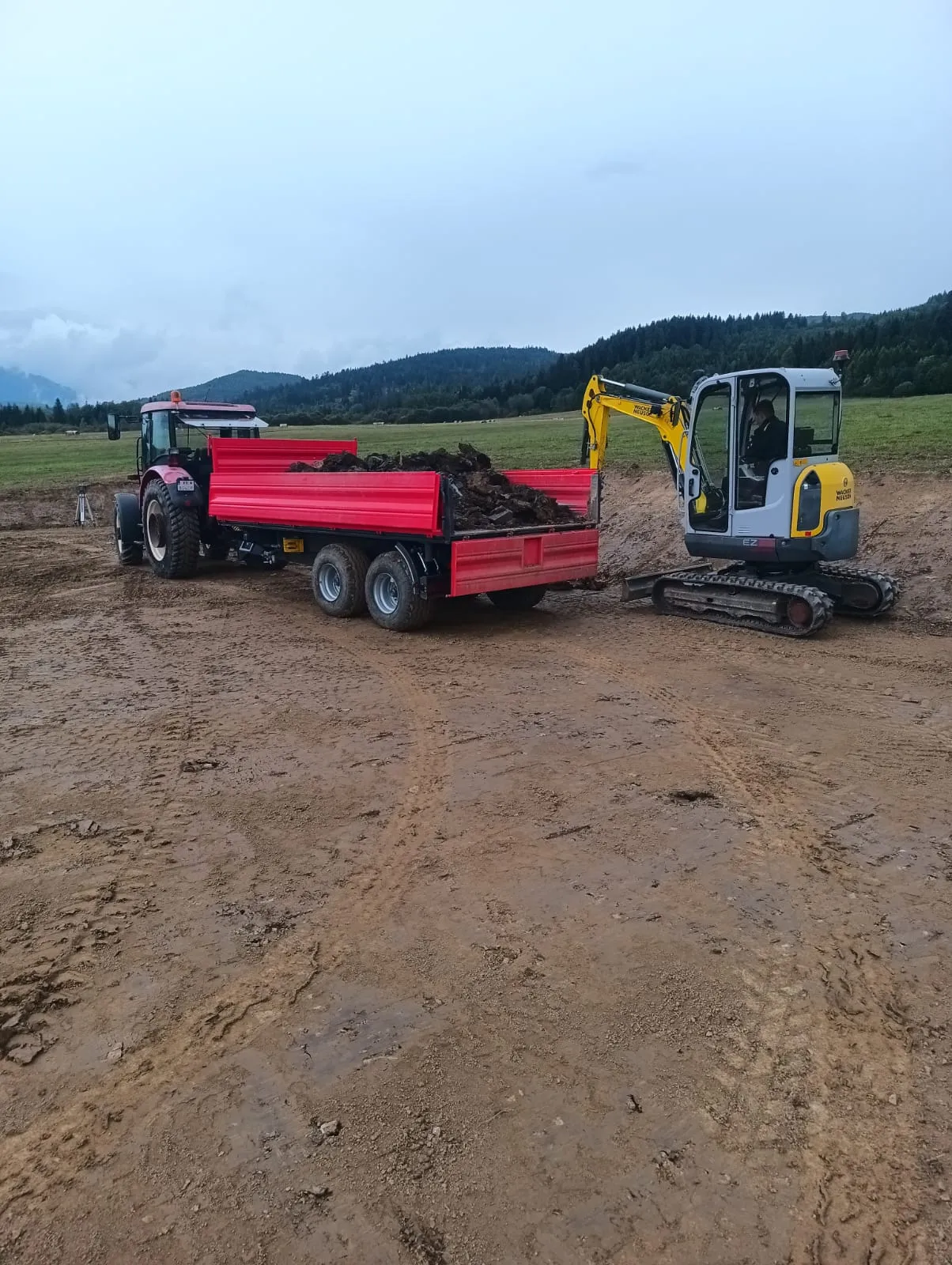 Terén a zemné práce — fotografia 12 z 32 — MENCO s.r.o.