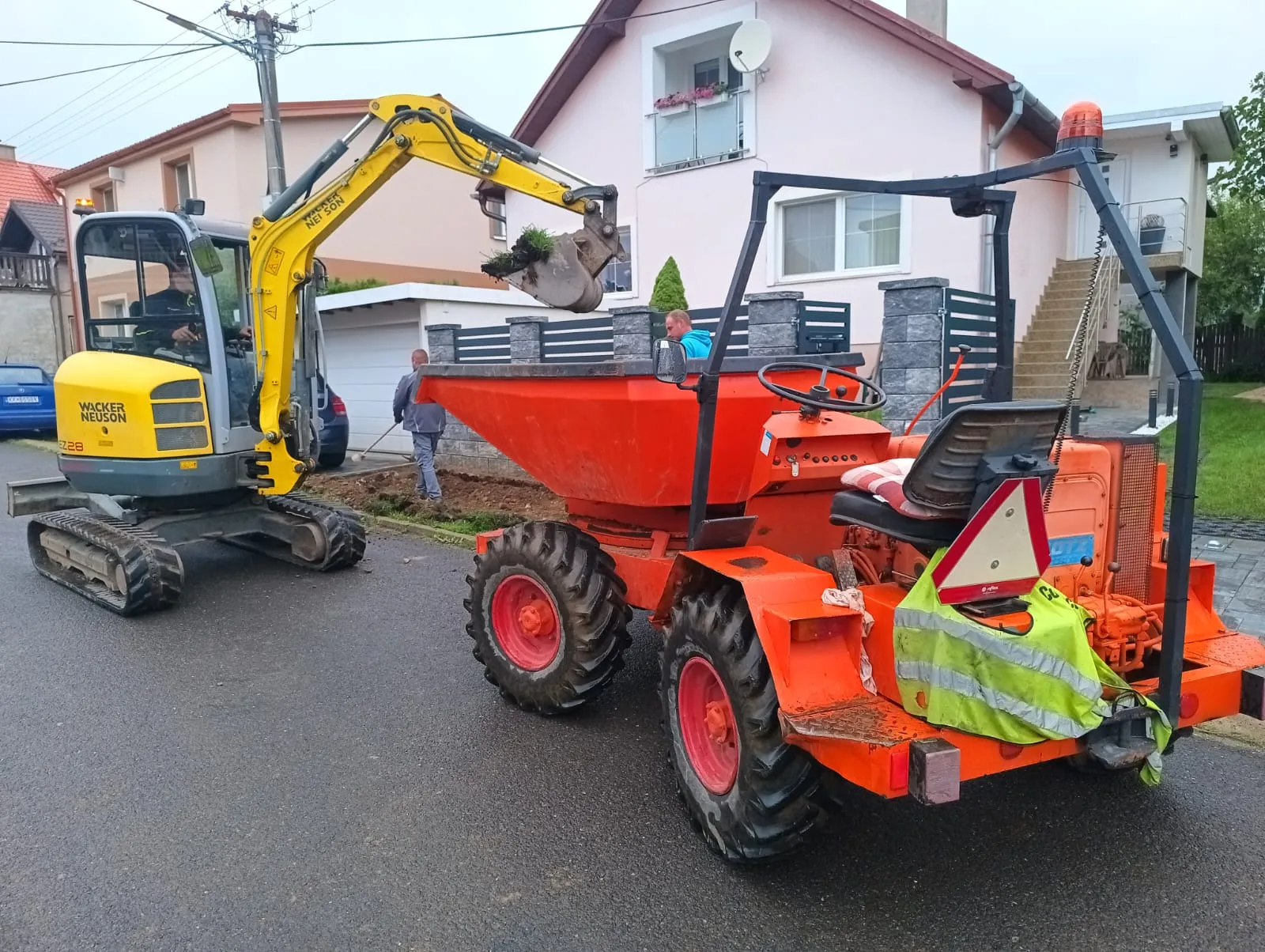 Terén a zemné práce — fotografia 23 z 32 — MENCO s.r.o.
